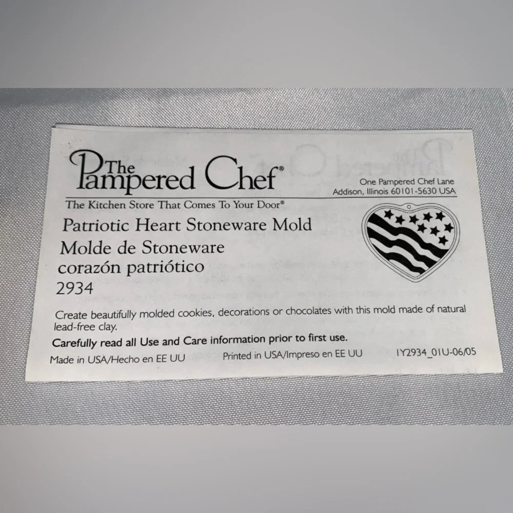 Pampered Chef Valentine’s Beige Patriotic Heart Stoneware Cookie Treats Mold NIB